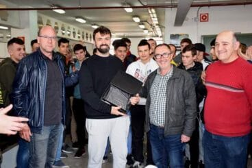 Charla sobre motos de carreras en el IES María Ibars