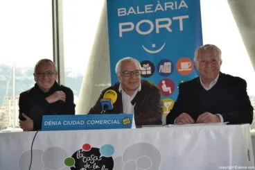 conveni entre els comerciants de denia i baleària per a aparcaments gratuïts