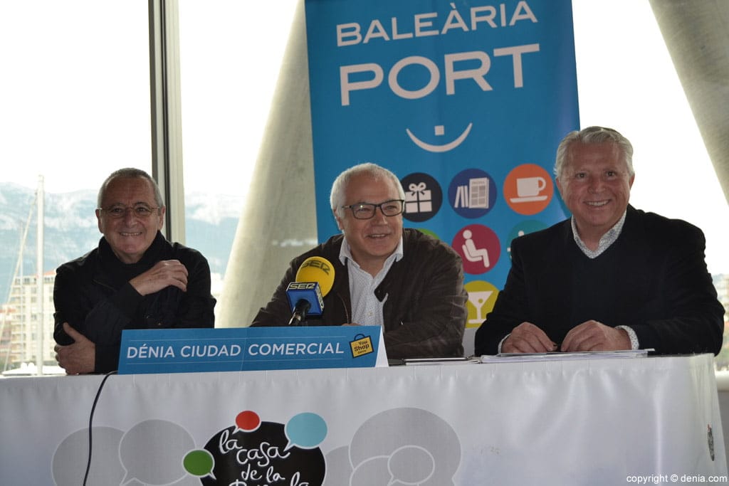 conveni entre els comerciants de denia i baleària per a aparcaments gratuïts