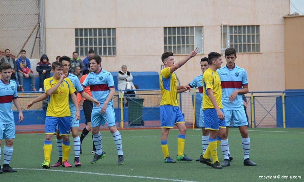estrecha vigilancia de los defensores del levante ud