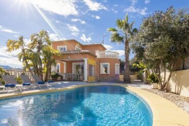 fachada de la casa quality rent a villa