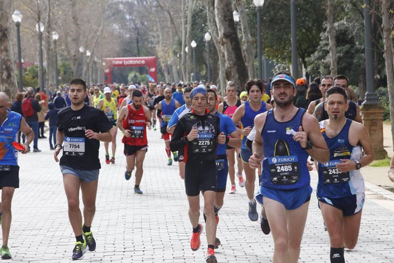 Gonzalo Durá corriendo la Maratón de Sevilla