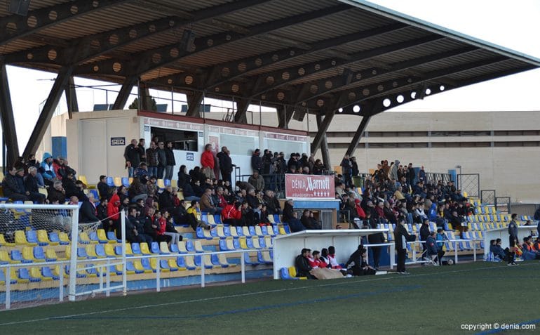 Grada del campo Diego Mena