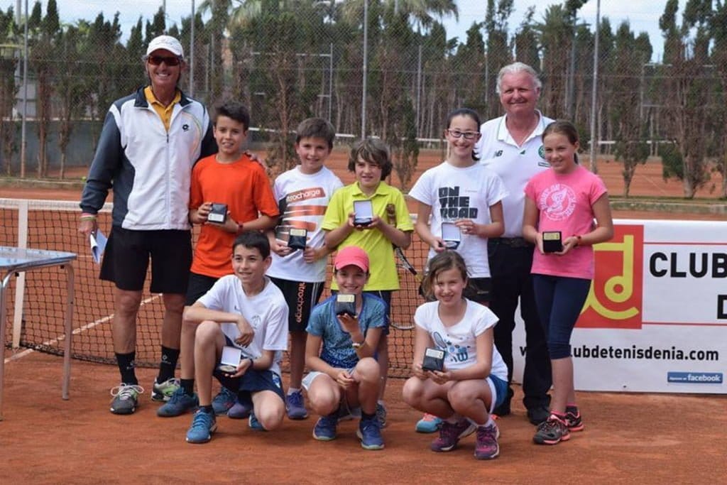 jovenes jugadores del ct denia