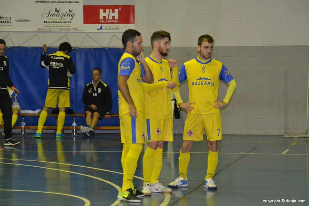 El Dénia Futsal buscará vencer al Cáceres UEX pese a las bajas que arrastra 2 los dianenses preparando una jugada
