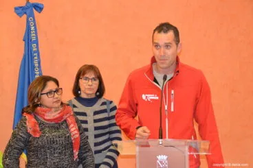 Marc Bañuls dando las gracias a las participantes