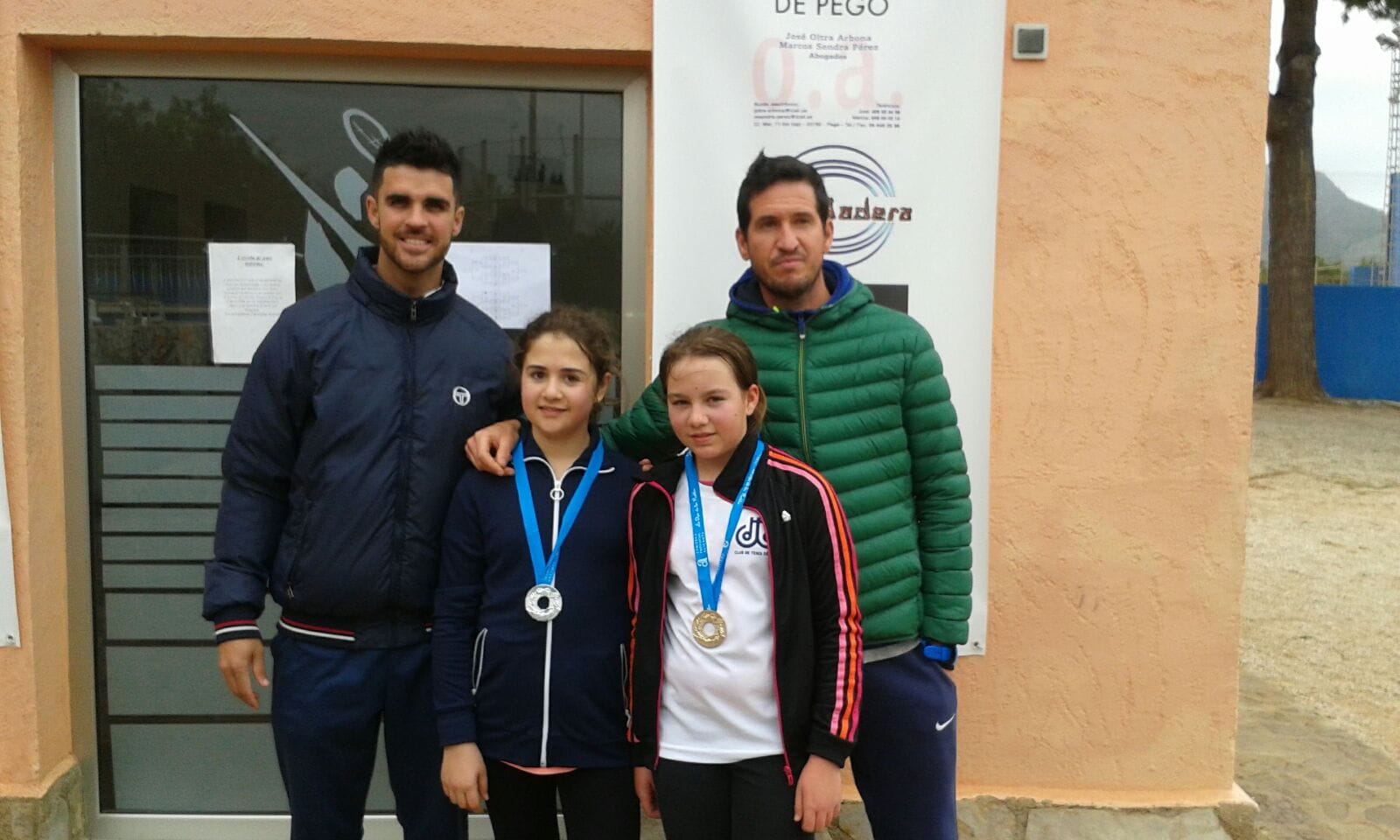 marina iborra junto a susana pastor y entrenadores