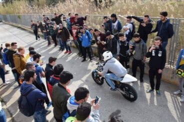 moto de carrera en el ies maria ibars