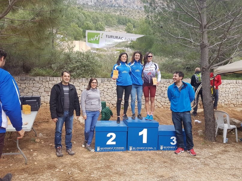 podio senior femenino 19 km