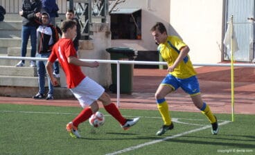 quique sirerol encarando a un defensa
