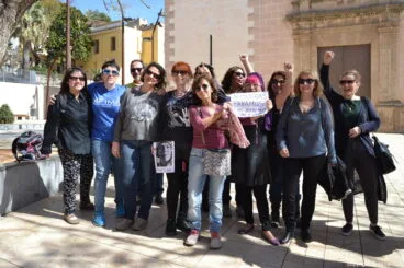 Mujeres secundando el paro del 8 de marzo