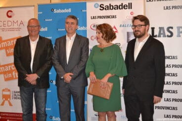 X Gala Premios CEDMA – Sonja Dietz con autoridades políticas