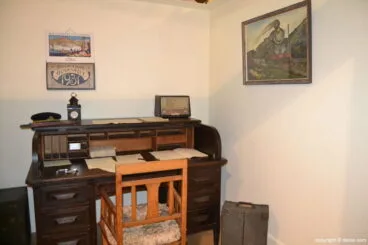 Exposición sobre el Tenor Cortis en Dénia – oficina de la estación