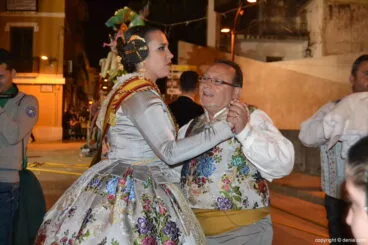 Nit de la cremà 2017 – Inés y Monsó bailando
