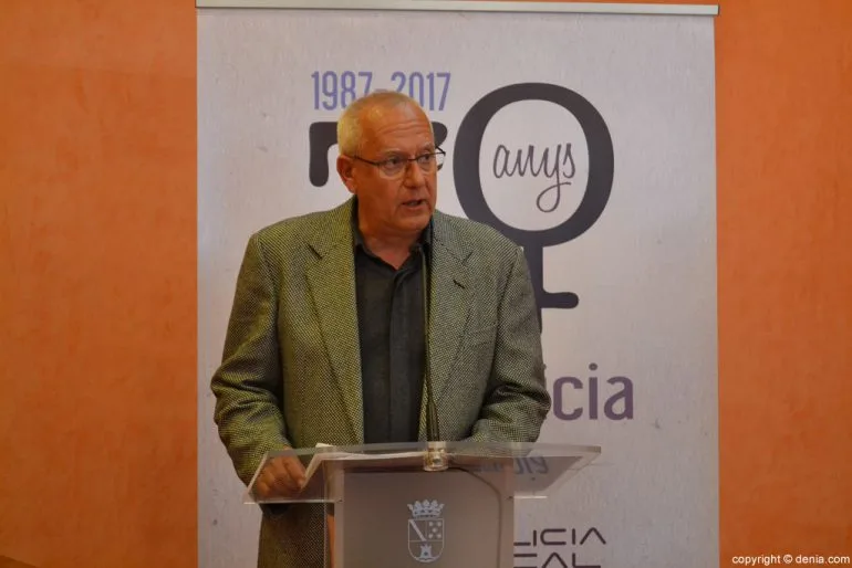 Vicent Grimalt durante el homenaje a Enriqueta Borrás