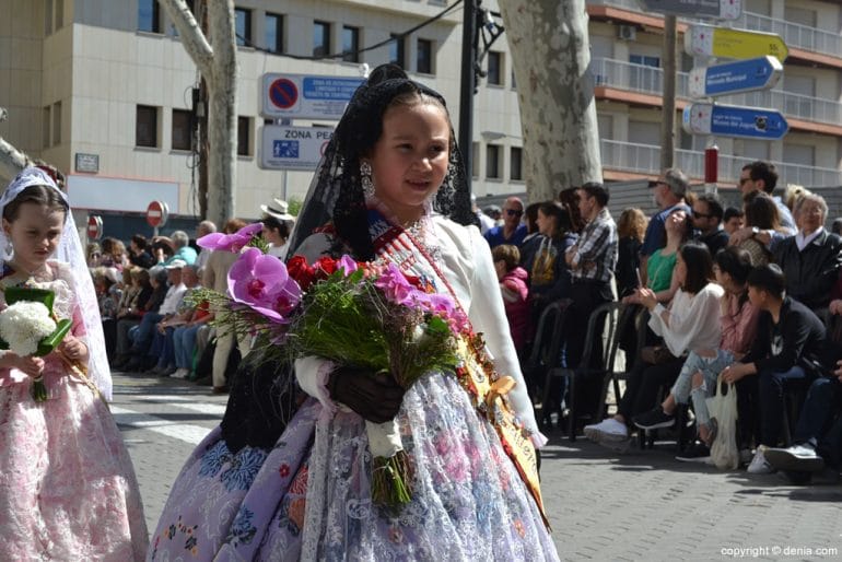 081 Ofrenda Fallas Dénia 2017 - Falla Darrere del Castell - Fallera Mayor Infantil