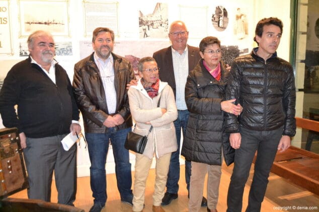 09 exposicion sobre el tenor cortis en denia autoridades y familiares de cortis