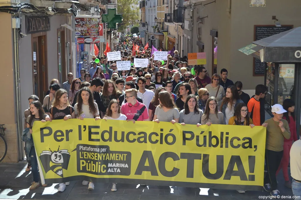 Inicio de la manifestación llegando al Ayuntamiento