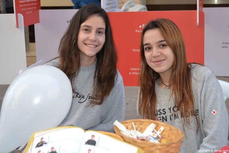 Día de la Banderita Dénia 2016 - Voluntarias de Cruz Roja Juventud