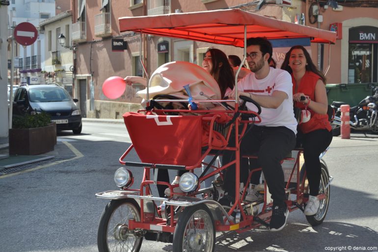 Día de la Banderita Dénia 2016 - Triciclo Cruz Roja
