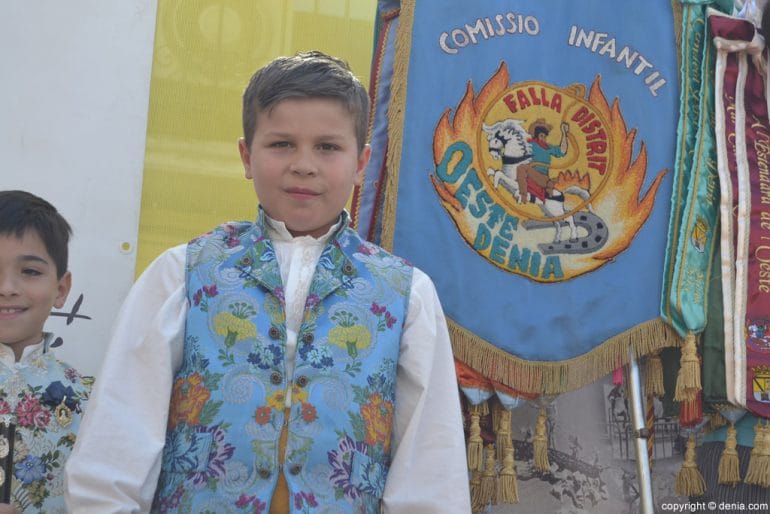 Día de la Bandera del Oeste 2017 - Nuevos falleros de la comisión infantil