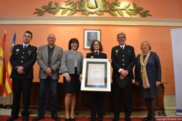 20 enriqueta borras con las autoridades