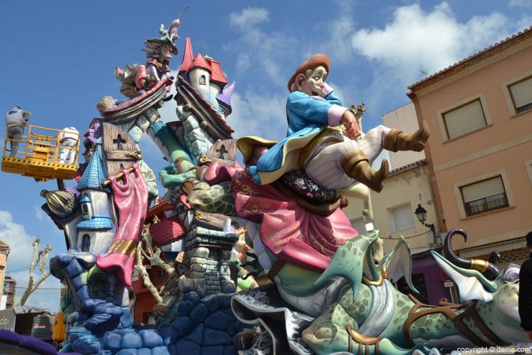 Plantà fallas Dénia 2017 - plantà falla oeste