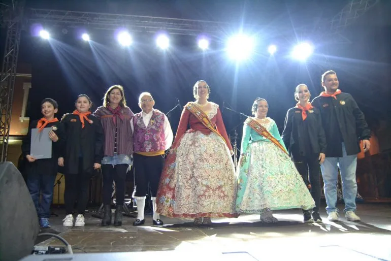 Sopar de Germanor 2017 - Diplomas casal engalanado - falla Centro