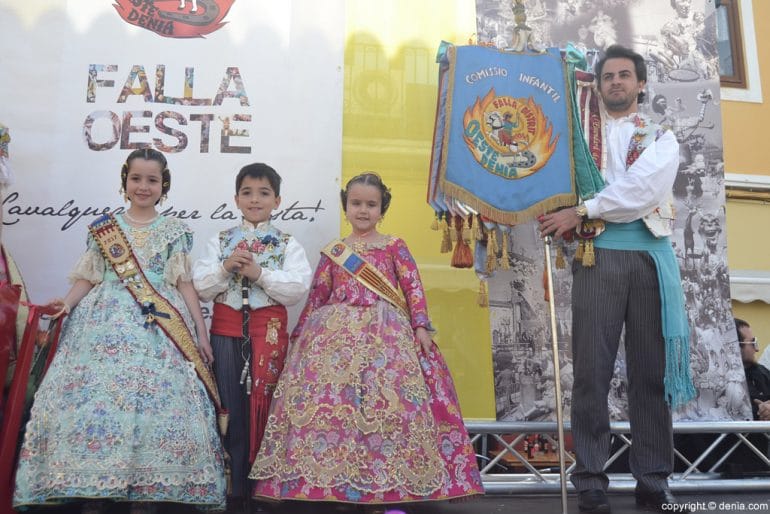 Día de la Bandera del Oeste 2017 - Nuevos falleros de la comisión infantil