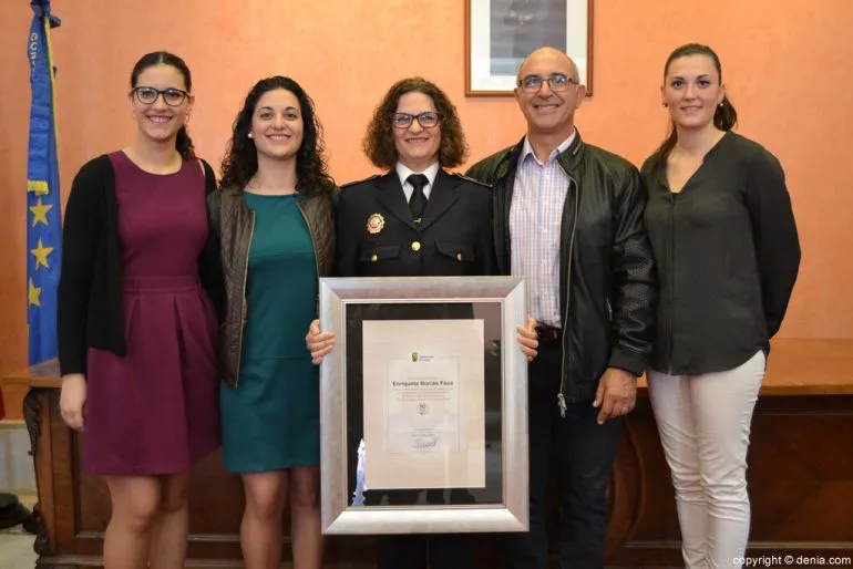 Enriqueta Borrás con su familia