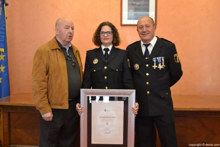 Enriqueta Borrás con compañeros de Dénia