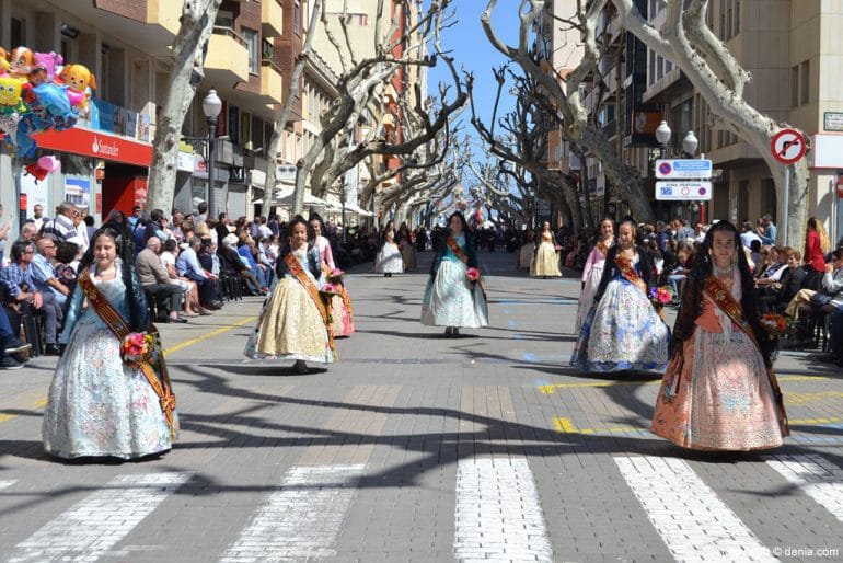 295 Ofrenda Fallas Dénia 2017 - Corte de honor de Mar Cabrera