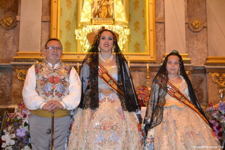 321 Ofrenda Fallas Dénia 2017 - Falleras mayores de Dénia con el presidnete de Junta Local fallera
