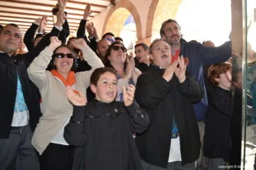 Premios infantiles fallas Dénia 2017 – falleros del Centro celebrando