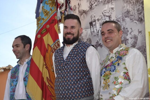 38 dia de la bandera del oeste 2017 nuevos falleros de la comision grande