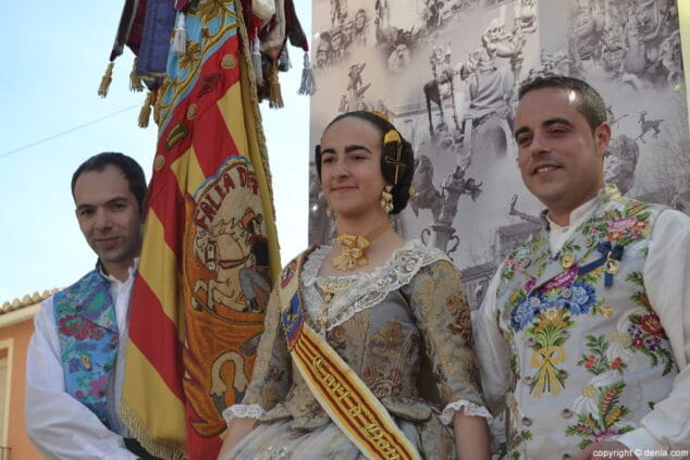 39 dia de la bandera del oeste 2017 nuevos falleros de la comision grande