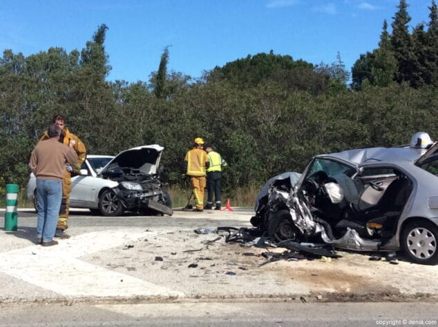 accidente entre dos vehiculos en denia