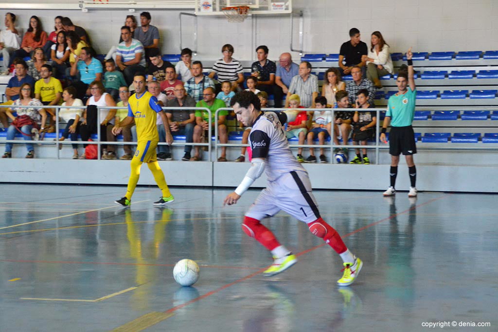Andoni volverá a defender la portería del Dénia Futsal