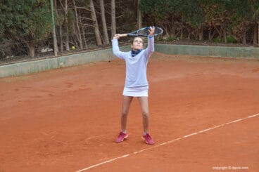 angela contri ejecutando un servicio