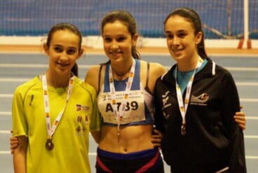 angela molto en el podio de los 600 metros