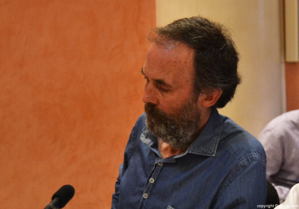 antonio losada durante un pleno