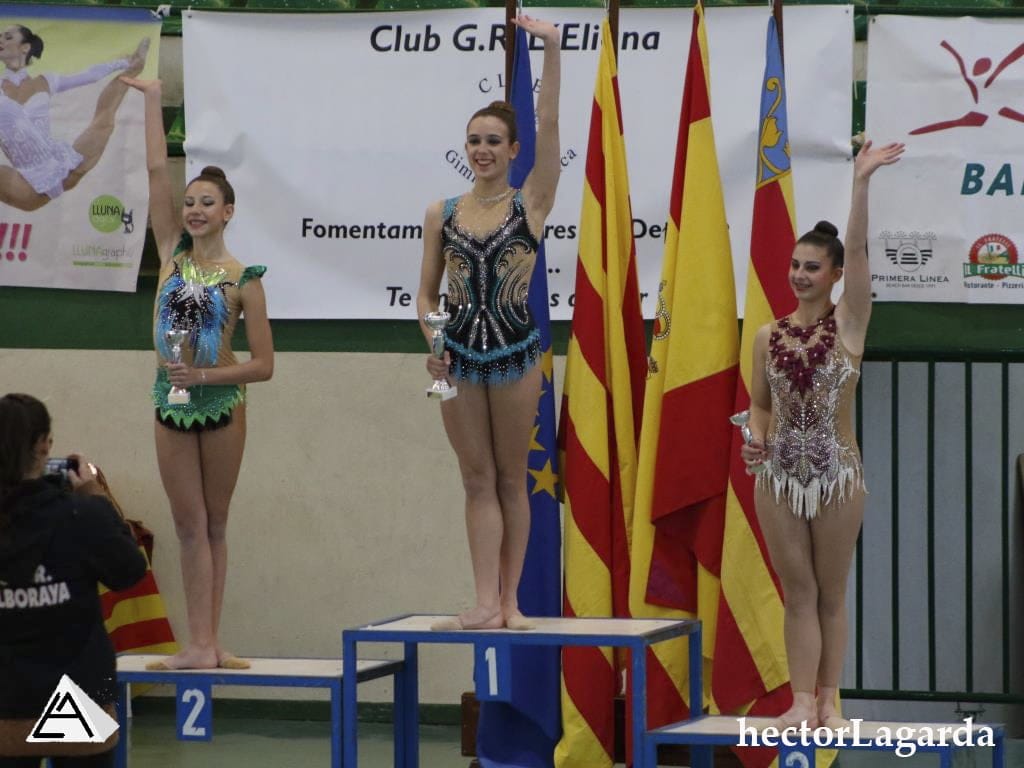 carla montealegre en el tercer cajon del podio
