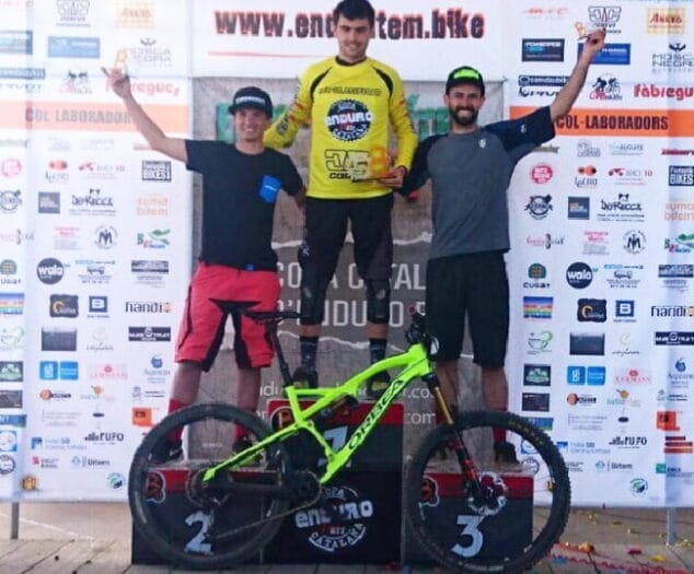dani cubero en el podio