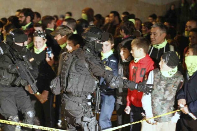 inicio de la noche zombie en denia