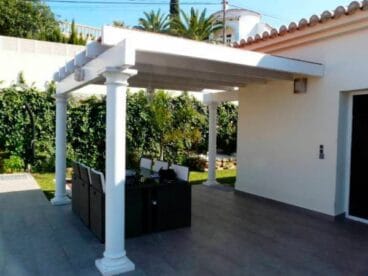 Jardín privado de la casa. Euroholding