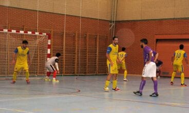 jugadores del denia futsal ante el silver novanca