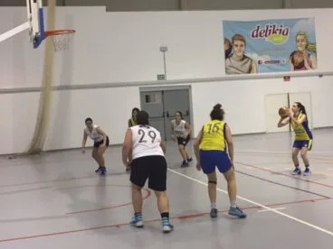 junior dianense lanzando un tiro libre