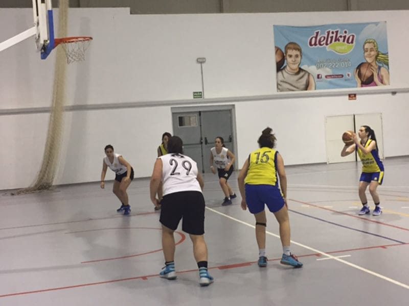 junior dianense lanzando un tiro libre