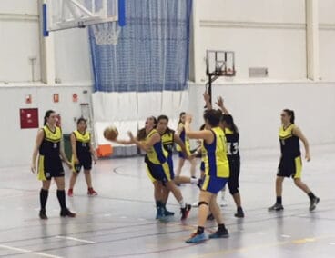 júnior denier després de recollir un rebot