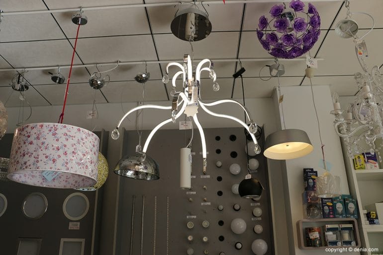 Lámpara moderna y actual Luces de Denia